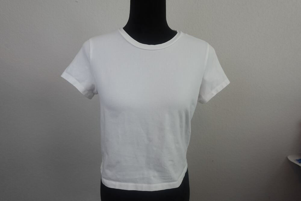 Chic Gold Hinge White Cropped Short Sleeve Top - Size S